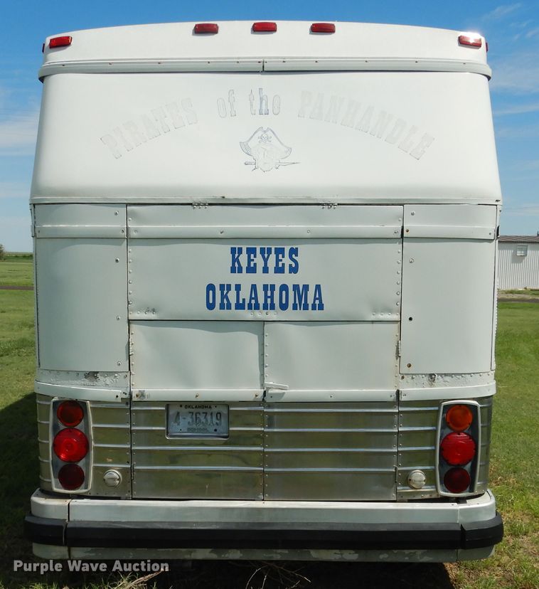 image for item HO9019 1981 MCI MC-9  Crusader coach bus