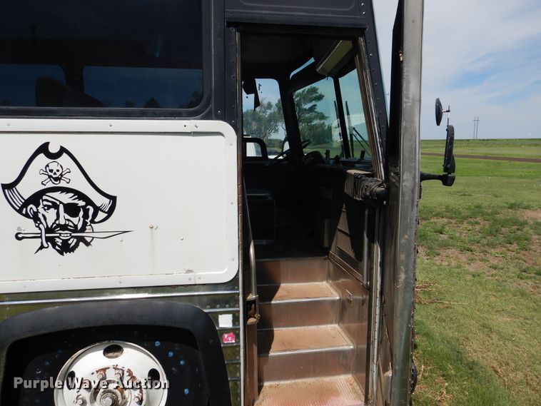 image for item HO9019 1981 MCI MC-9  Crusader coach bus