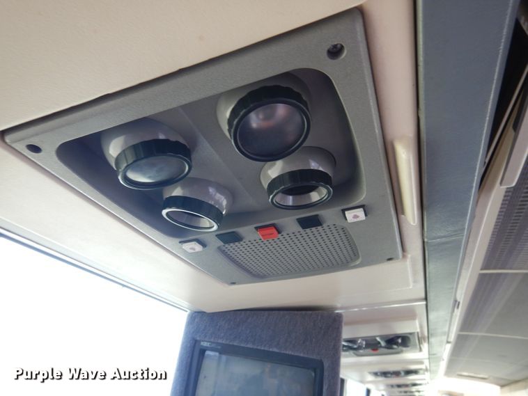 image for item HO9019 1981 MCI MC-9  Crusader coach bus