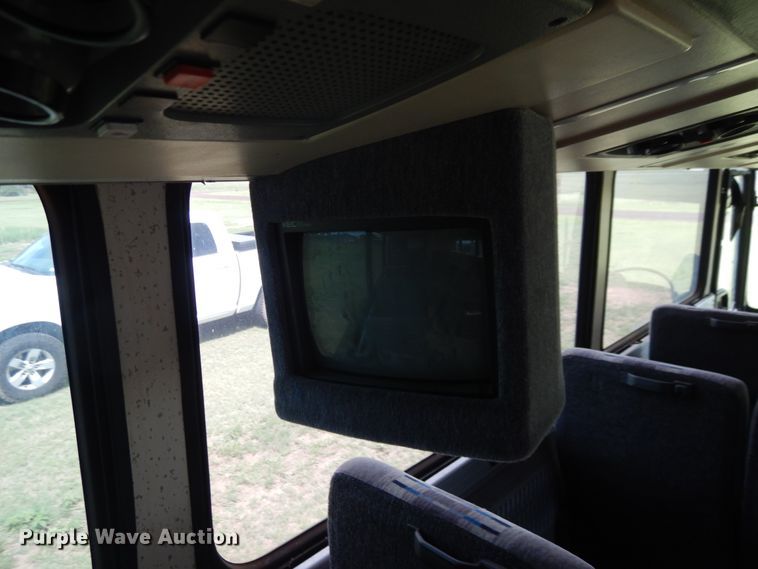 image for item HO9019 1981 MCI MC-9  Crusader coach bus