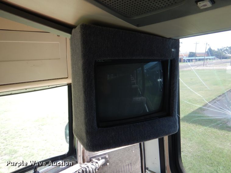 image for item HO9019 1981 MCI MC-9  Crusader coach bus