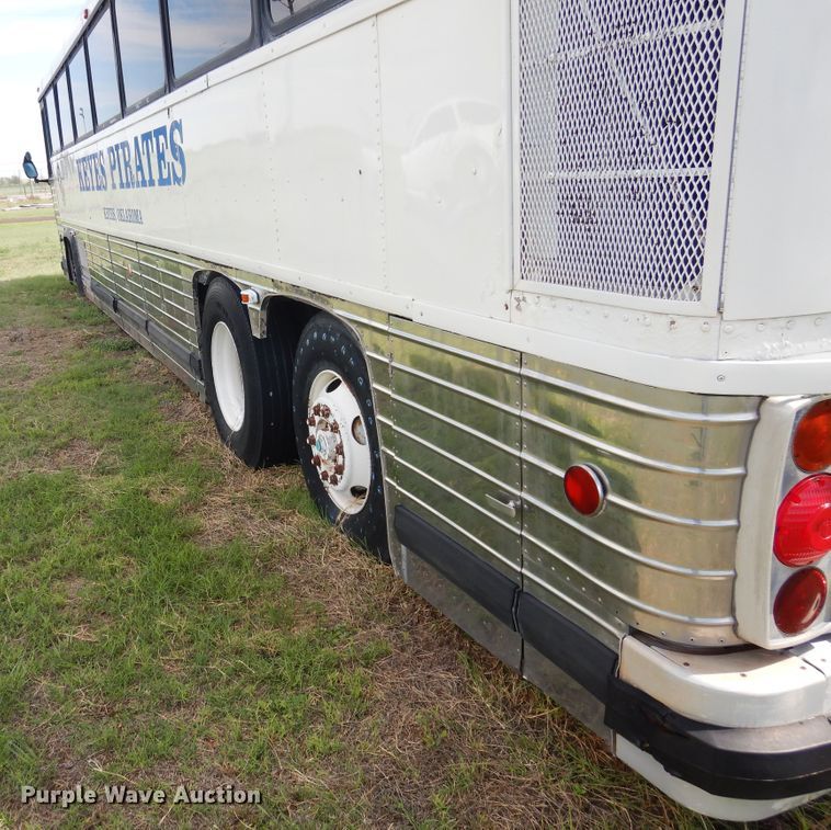 image for item HO9019 1981 MCI MC-9  Crusader coach bus