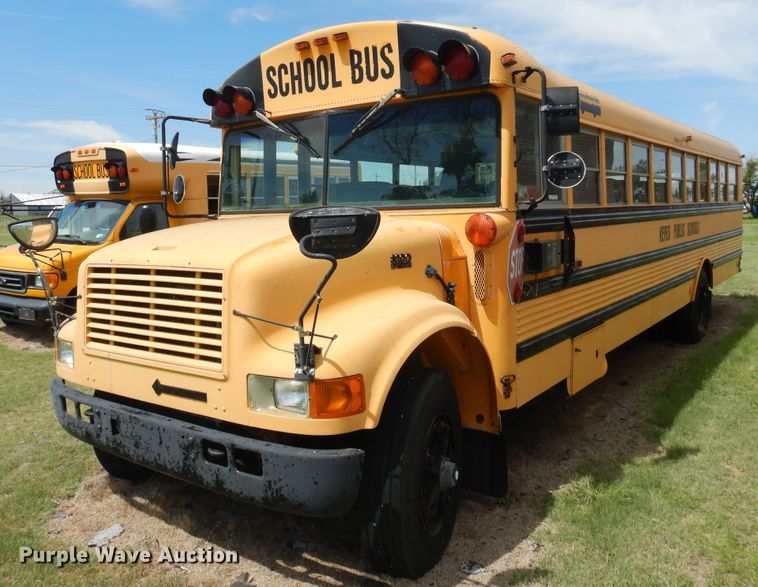 image for item HO9020 1995 International 3800  school bus