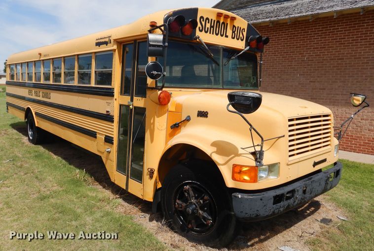 image for item HO9020 1995 International 3800  school bus