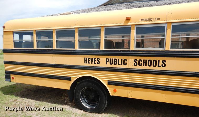 image for item HO9020 1995 International 3800  school bus