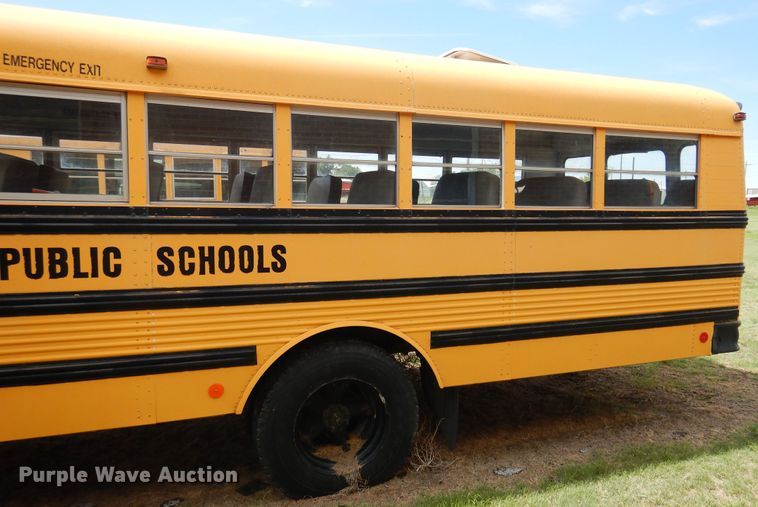 image for item HO9020 1995 International 3800  school bus