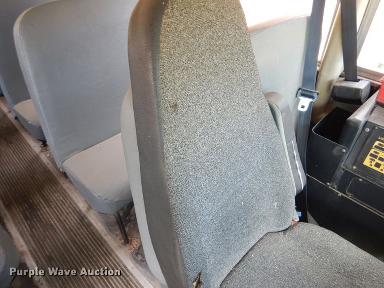 image for item HO9020 1995 International 3800  school bus