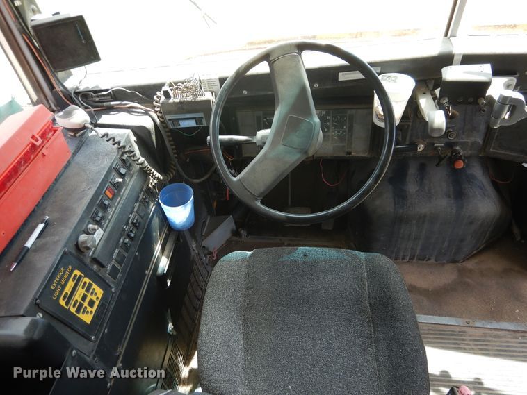 image for item HO9020 1995 International 3800  school bus