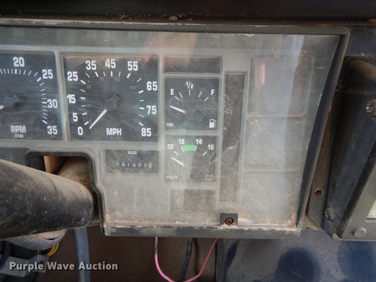 image for item HO9020 1995 International 3800  school bus