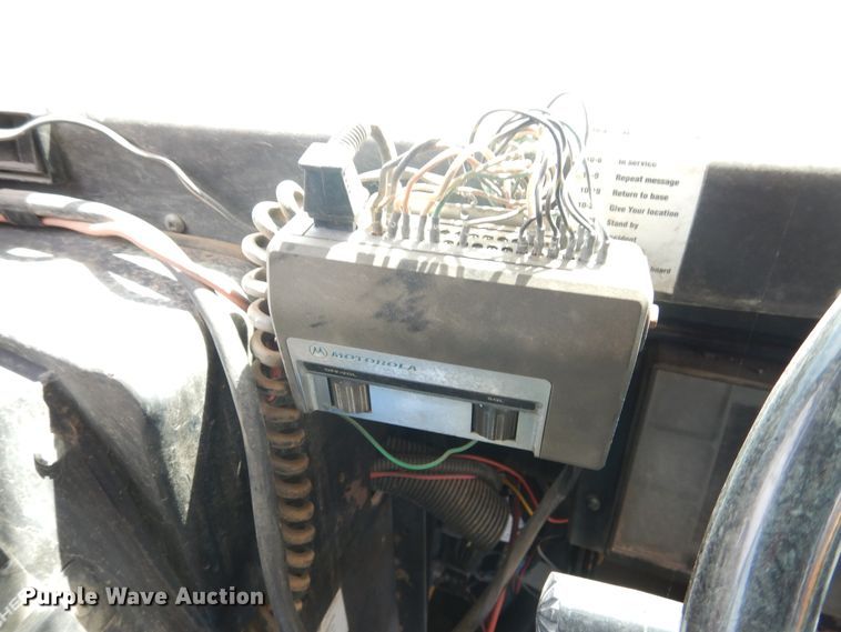 image for item HO9020 1995 International 3800  school bus