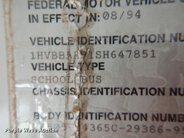 image for item HO9020 1995 International 3800  school bus