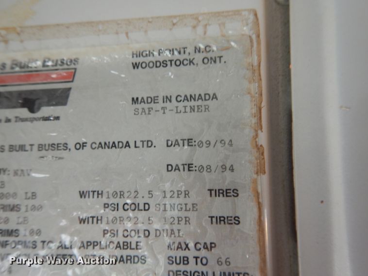 image for item HO9020 1995 International 3800  school bus