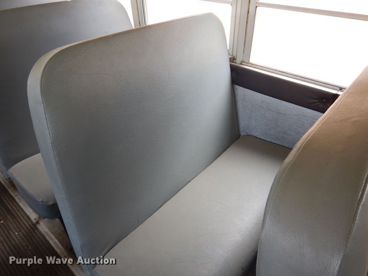 image for item HO9020 1995 International 3800  school bus