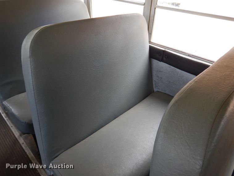 image for item HO9020 1995 International 3800  school bus