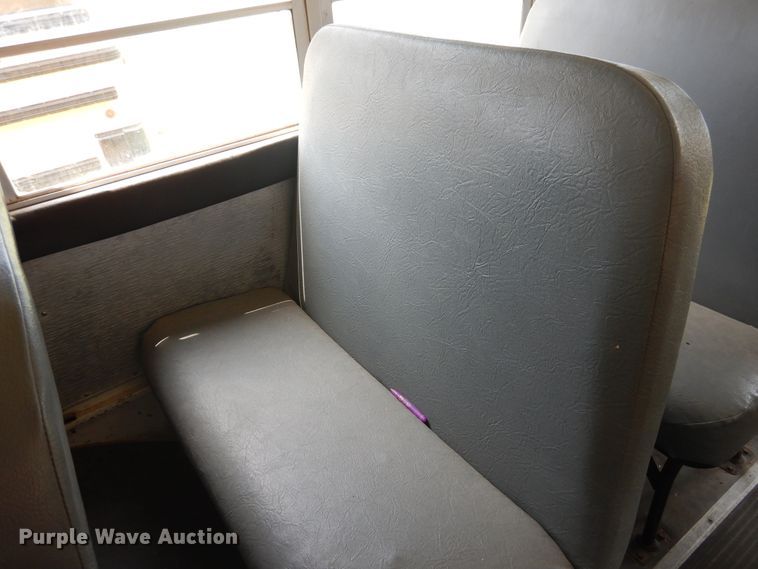 image for item HO9020 1995 International 3800  school bus