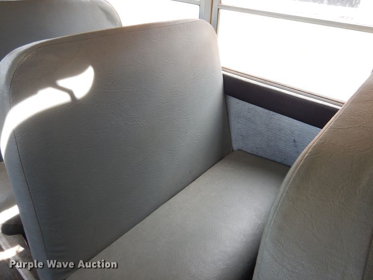 image for item HO9020 1995 International 3800  school bus