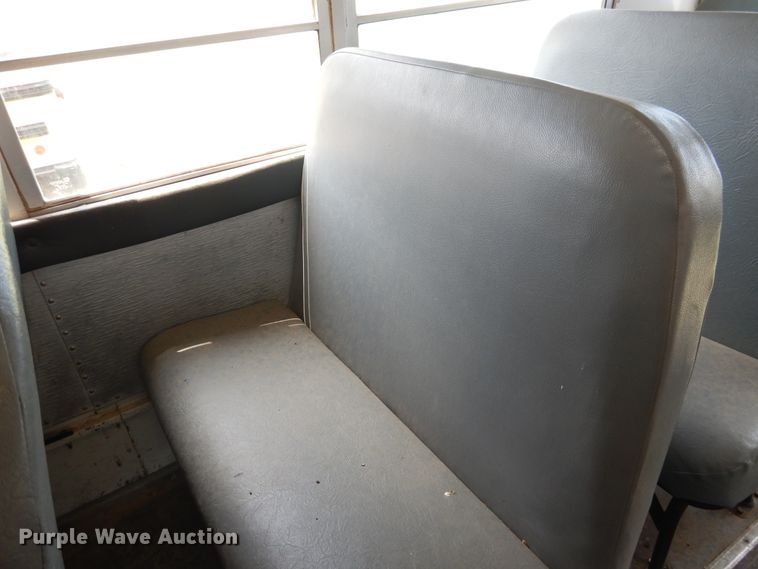 image for item HO9020 1995 International 3800  school bus