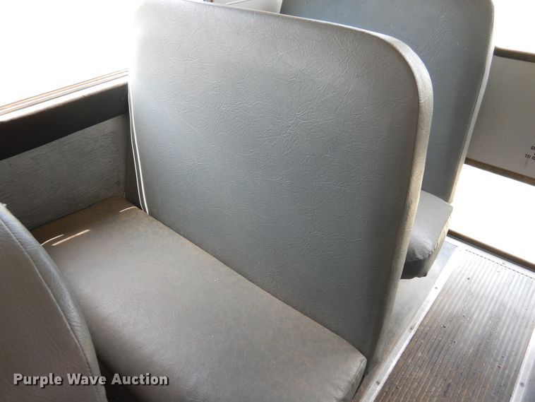 image for item HO9020 1995 International 3800  school bus