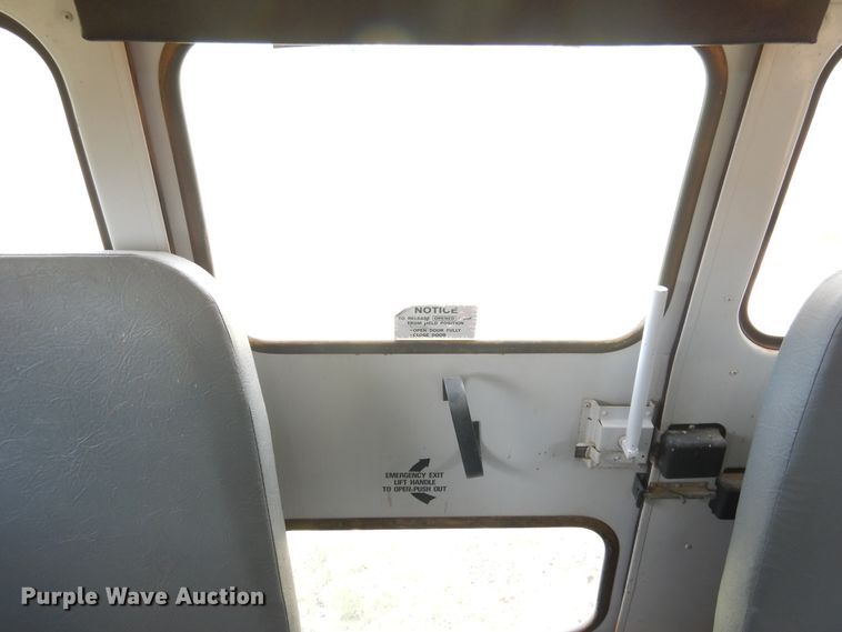 image for item HO9020 1995 International 3800  school bus