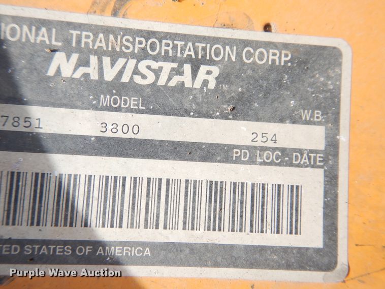 image for item HO9020 1995 International 3800  school bus