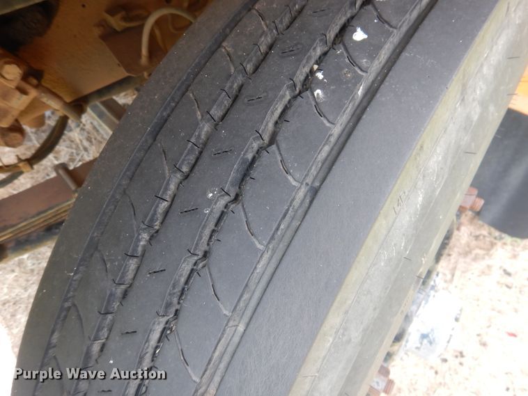 image for item HO9020 1995 International 3800  school bus