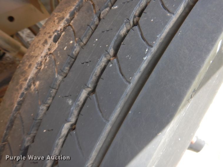 image for item HO9020 1995 International 3800  school bus