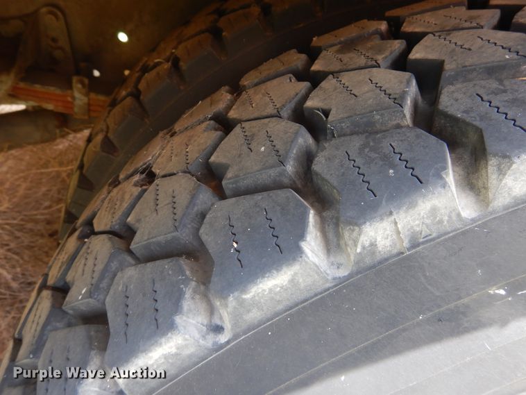 image for item HO9020 1995 International 3800  school bus