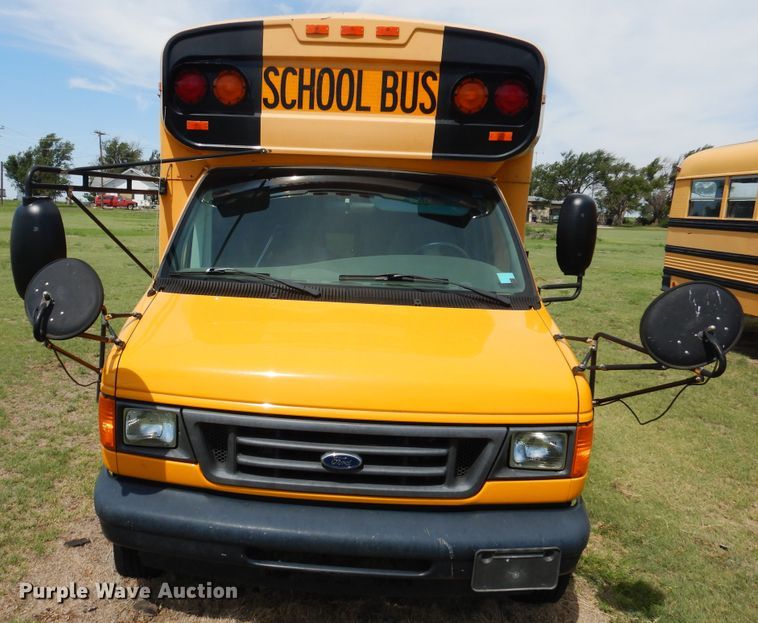 image for item HO9021 2008 Ford E450  Blue Bird B2V school bus