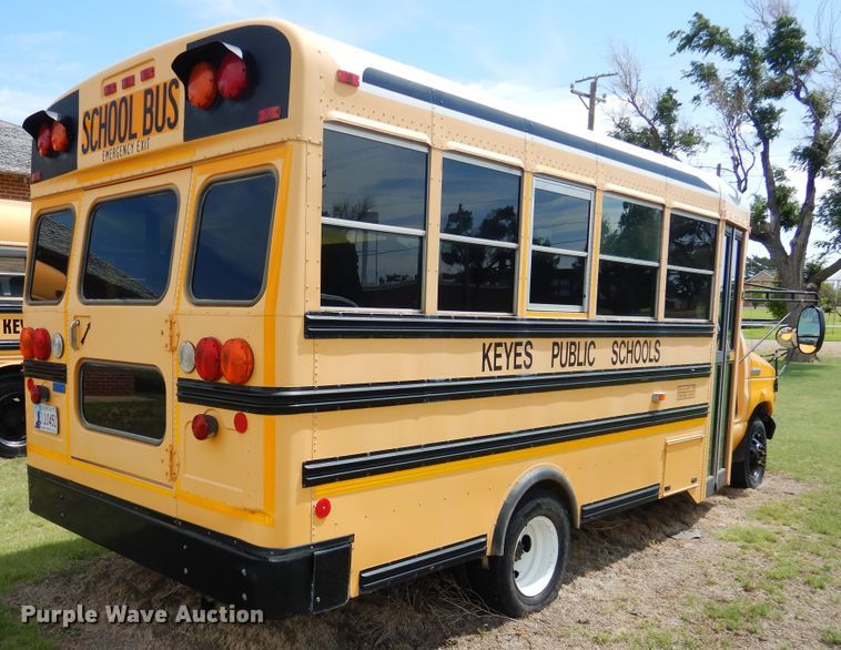image for item HO9021 2008 Ford E450  Blue Bird B2V school bus