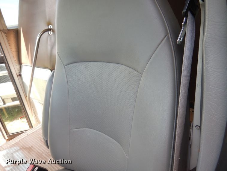 image for item HO9021 2008 Ford E450  Blue Bird B2V school bus