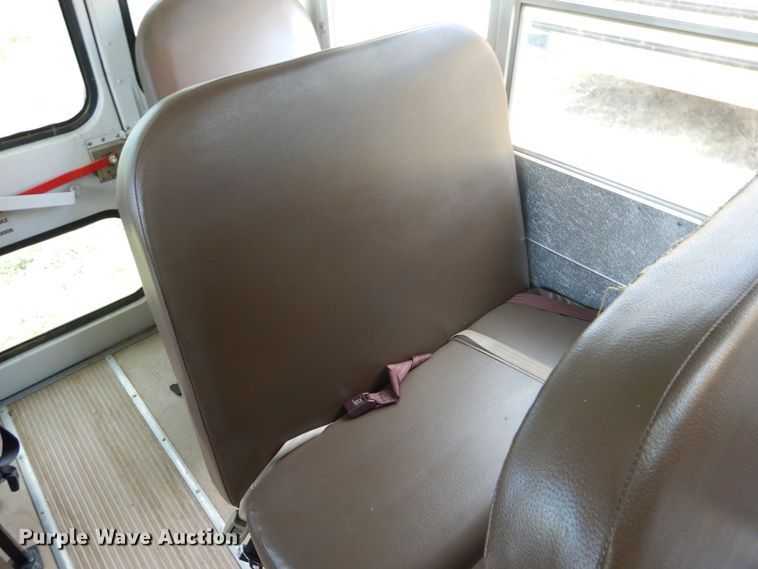 image for item HO9021 2008 Ford E450  Blue Bird B2V school bus