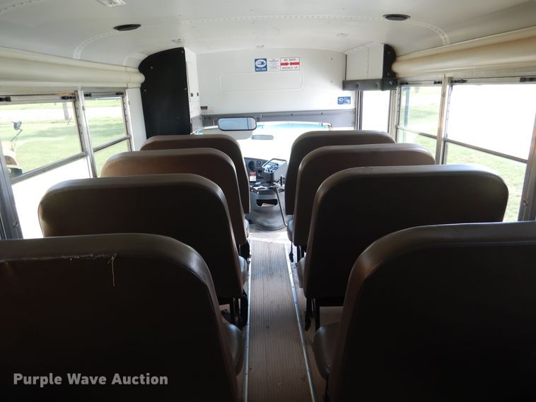 image for item HO9021 2008 Ford E450  Blue Bird B2V school bus