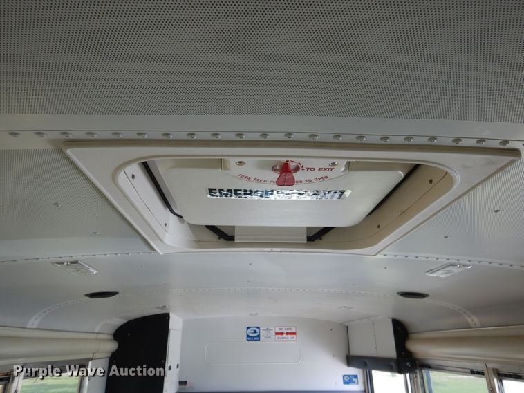 image for item HO9021 2008 Ford E450  Blue Bird B2V school bus