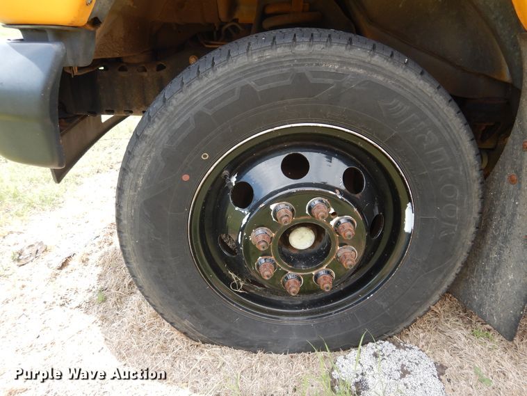 image for item HO9021 2008 Ford E450  Blue Bird B2V school bus