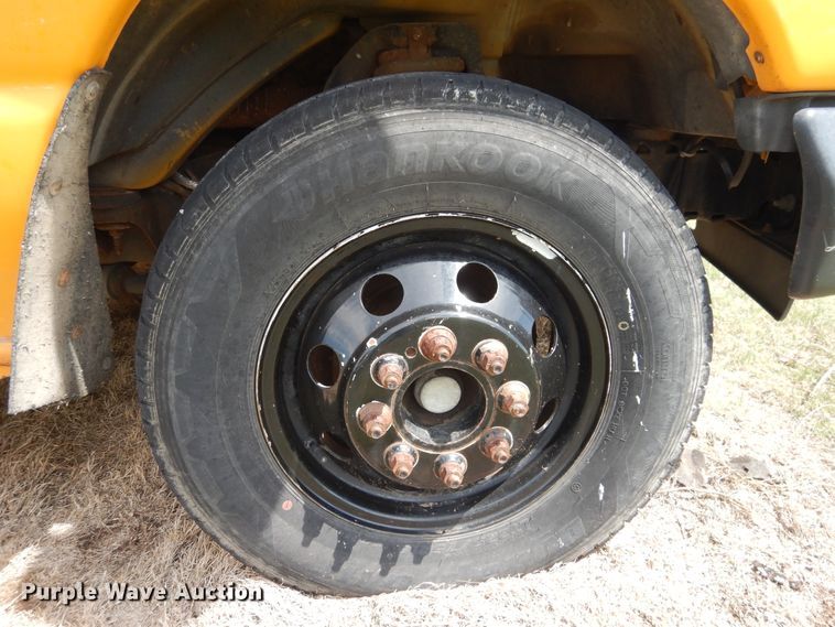 image for item HO9021 2008 Ford E450  Blue Bird B2V school bus