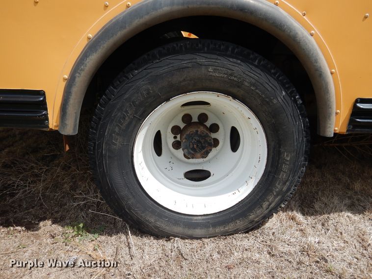 image for item HO9021 2008 Ford E450  Blue Bird B2V school bus