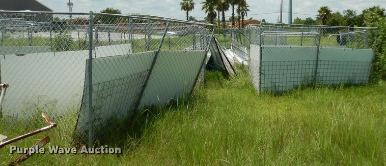 image for item HR9516 Approximately 75 chain link fence panels