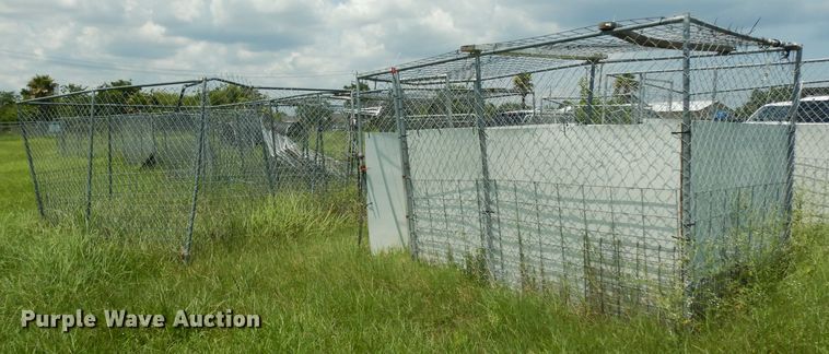 image for item HR9516 Approximately 75 chain link fence panels