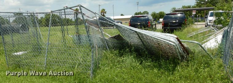 image for item HR9516 Approximately 75 chain link fence panels