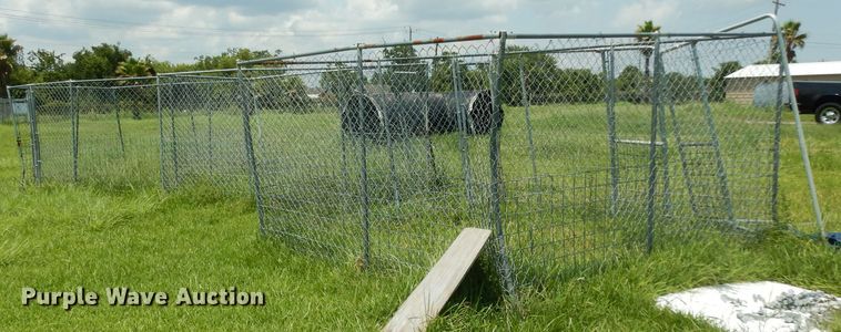 image for item HR9516 Approximately 75 chain link fence panels
