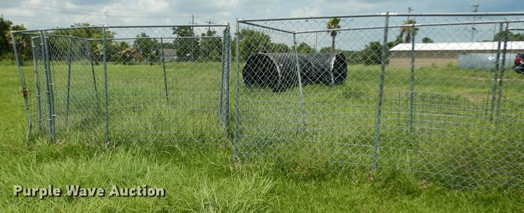 image for item HR9516 Approximately 75 chain link fence panels