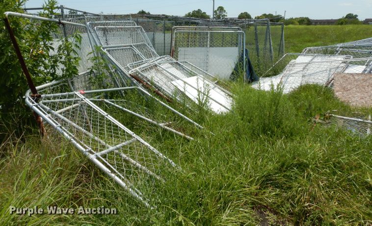 image for item HR9516 Approximately 75 chain link fence panels