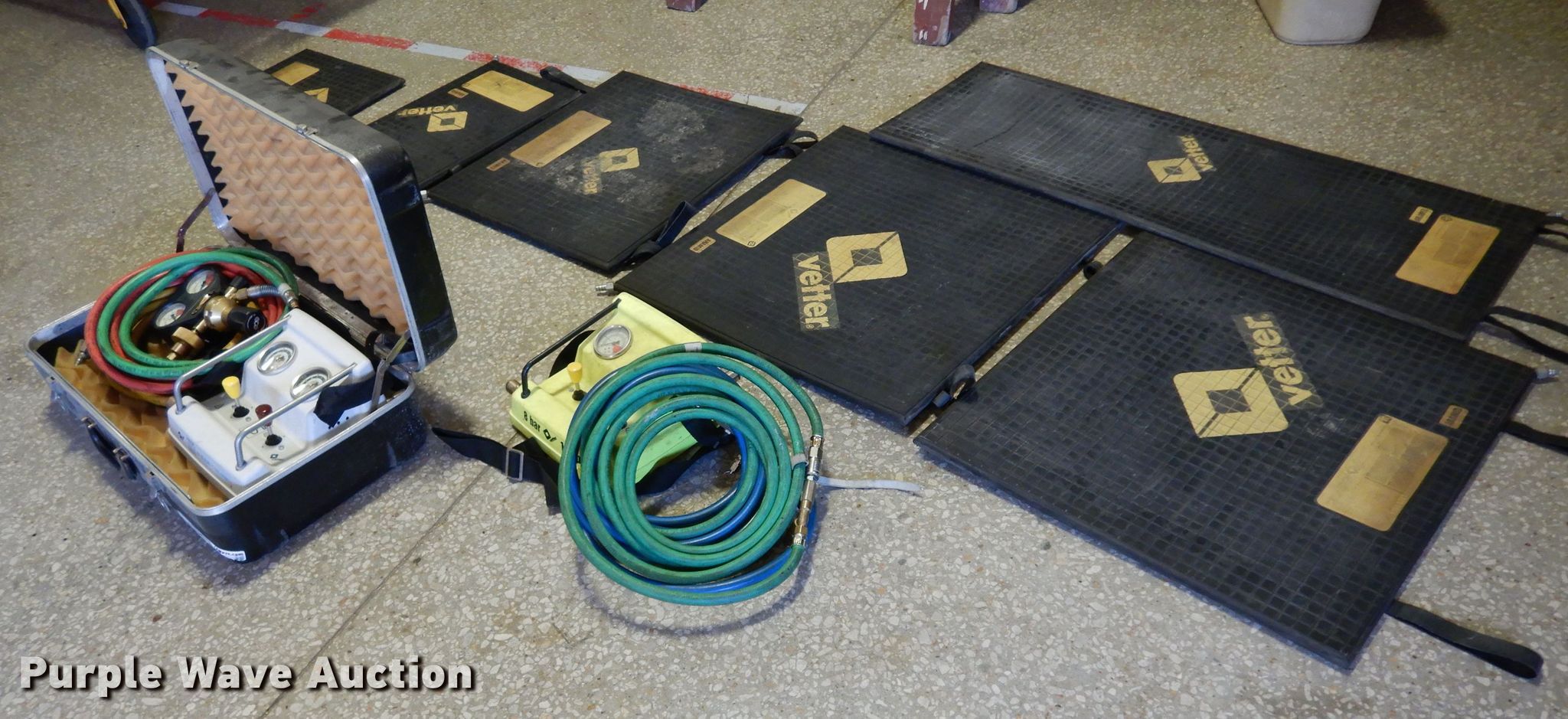 Vetter vehicle rescue air bag in Emporia, KS Item HY9560 sold