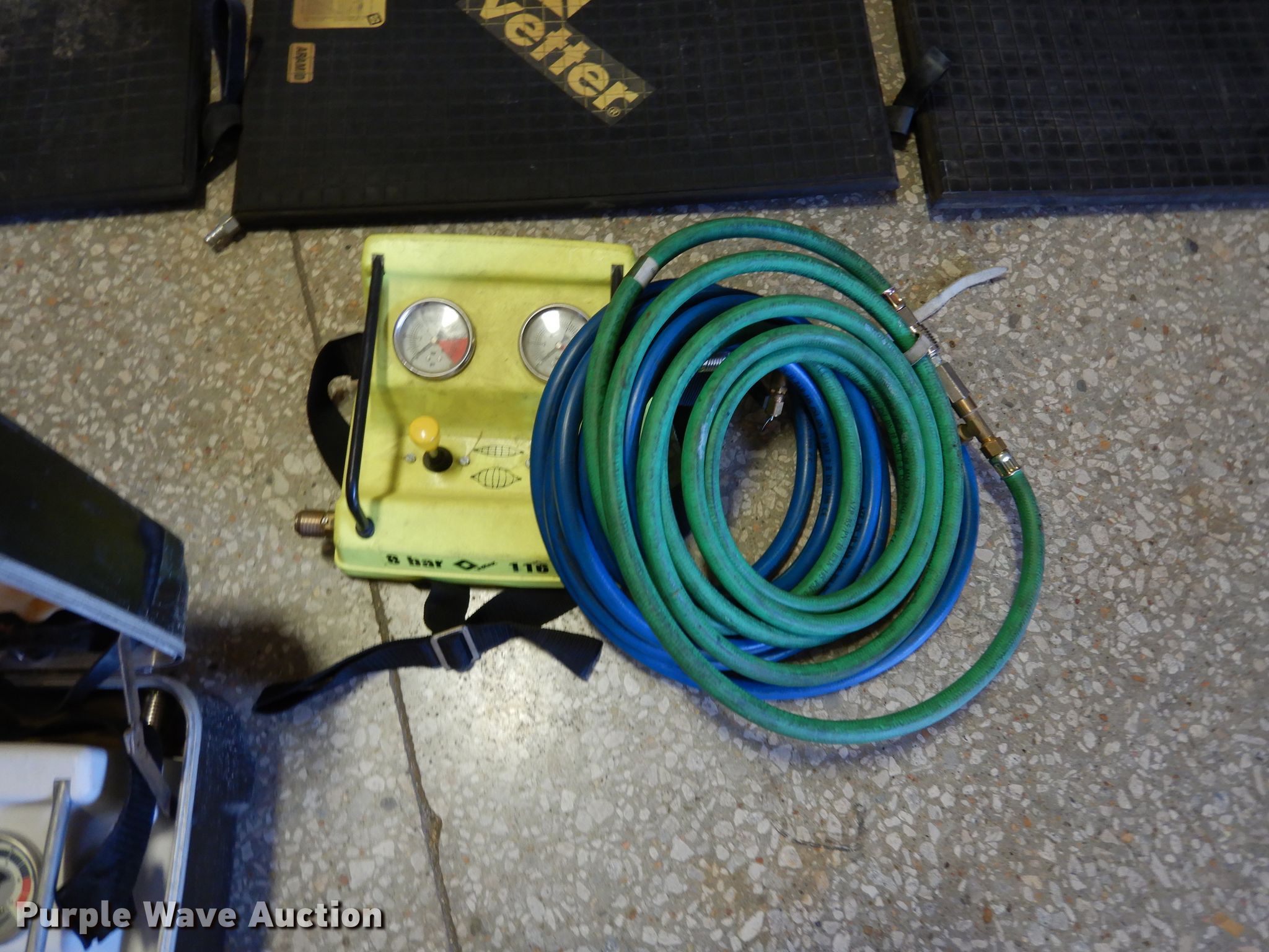 Vetter vehicle rescue air bag in Emporia, KS Item HY9560 sold