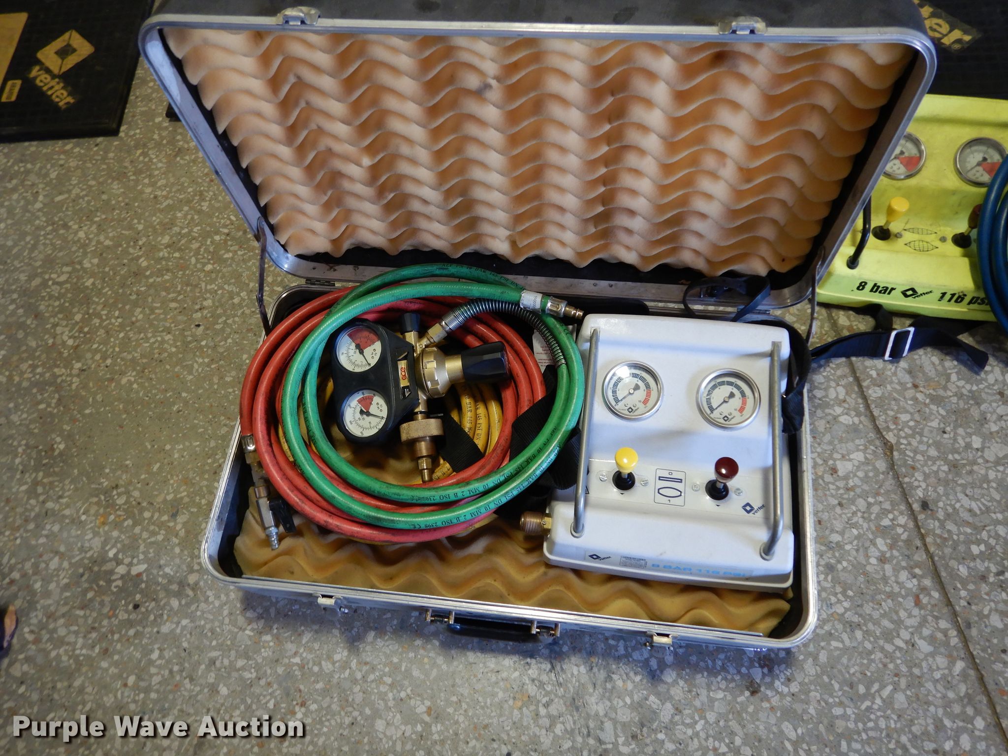 Vetter vehicle rescue air bag in Emporia, KS Item HY9560 sold