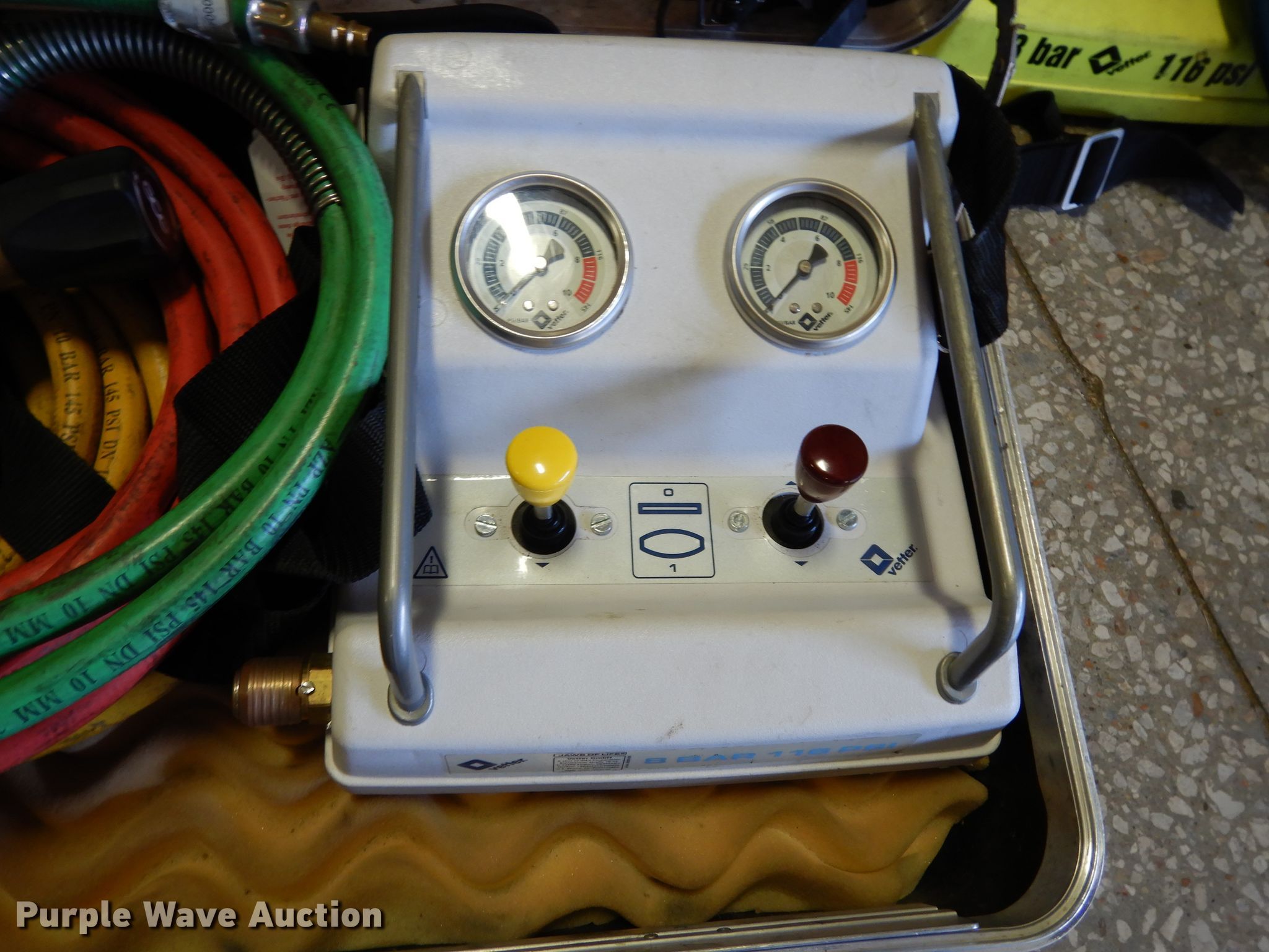 Vetter vehicle rescue air bag in Emporia, KS Item HY9560 sold