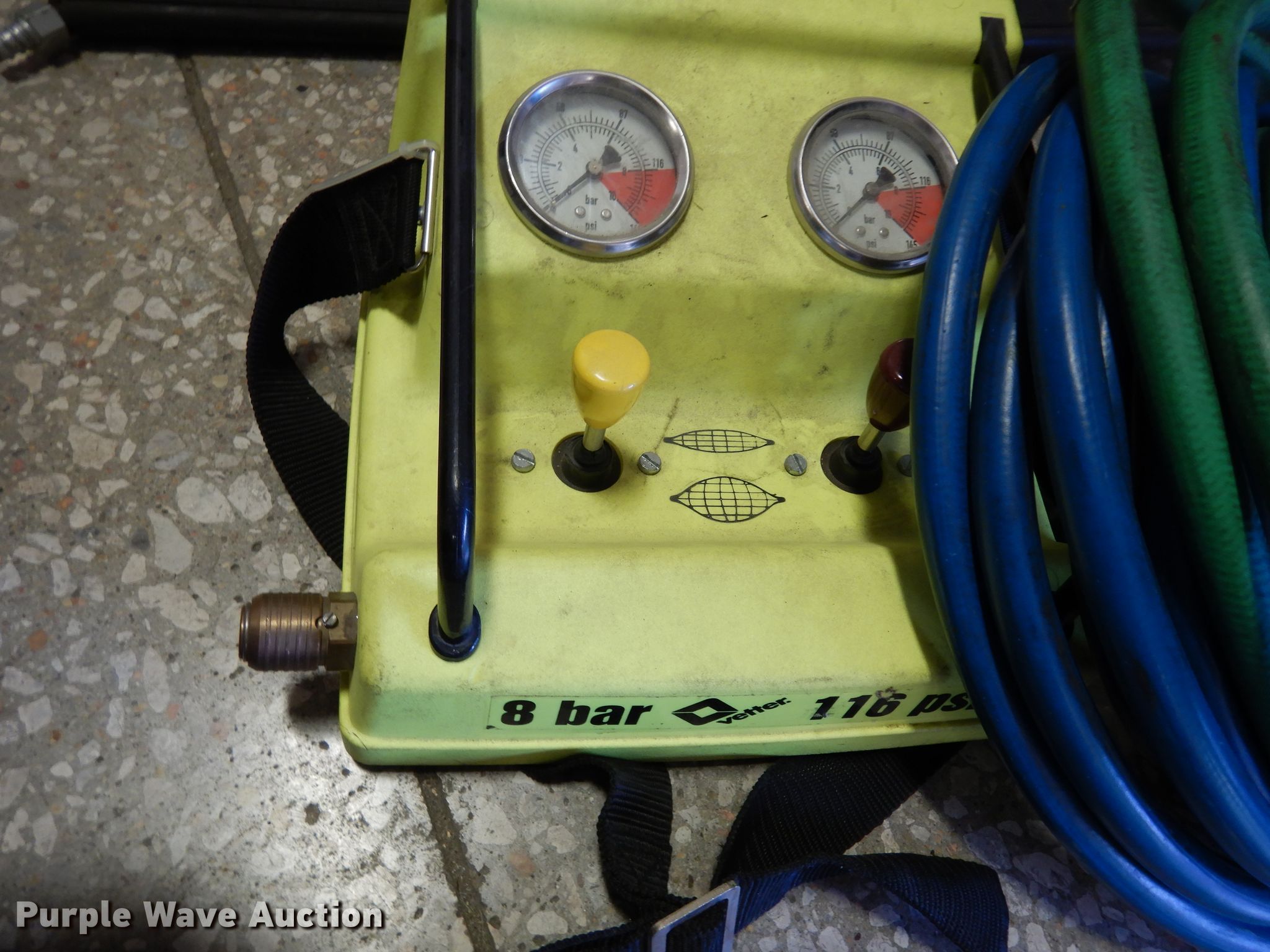 Vetter vehicle rescue air bag in Emporia, KS Item HY9560 sold