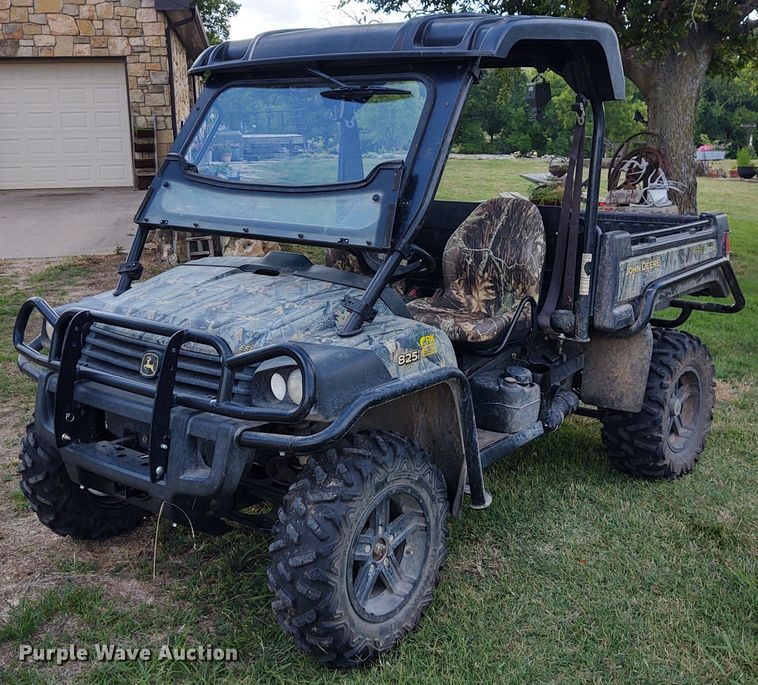 image for item DE7027 2011 John Deere Gator 825i  utility vehicle