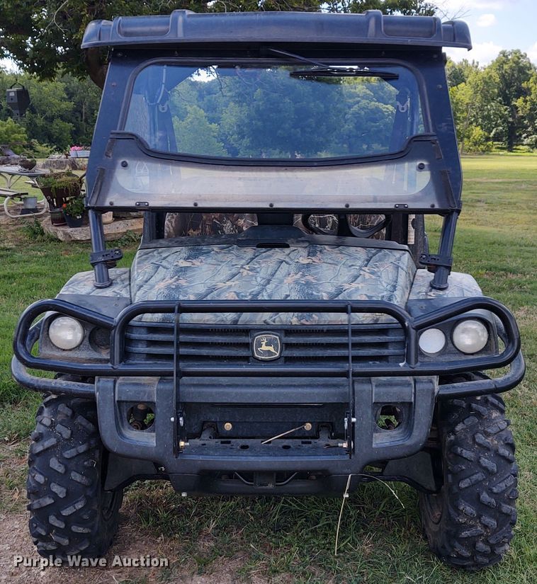 image for item DE7027 2011 John Deere Gator 825i  utility vehicle