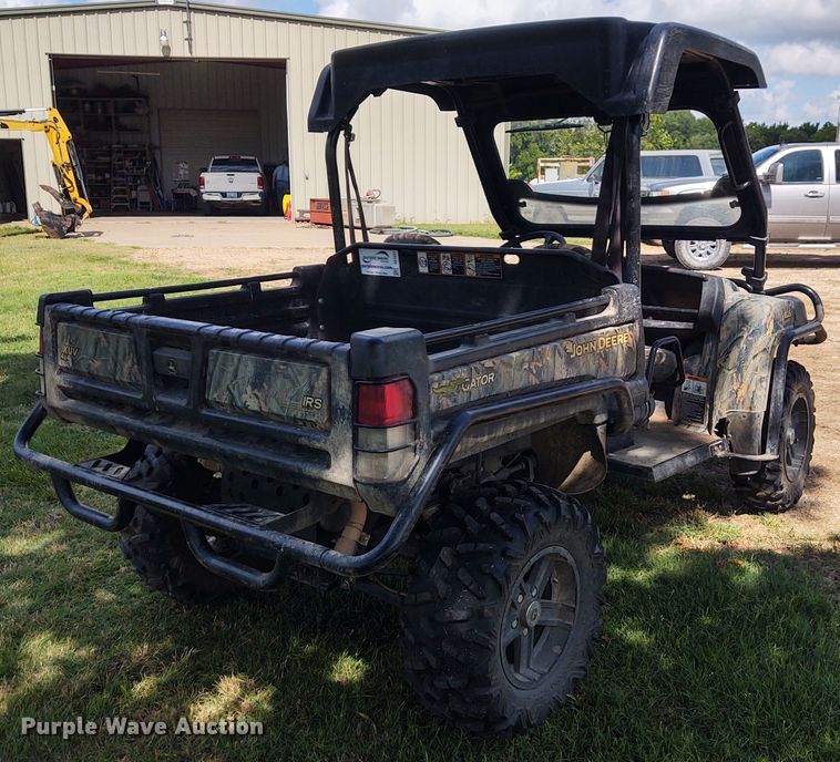 image for item DE7027 2011 John Deere Gator 825i  utility vehicle